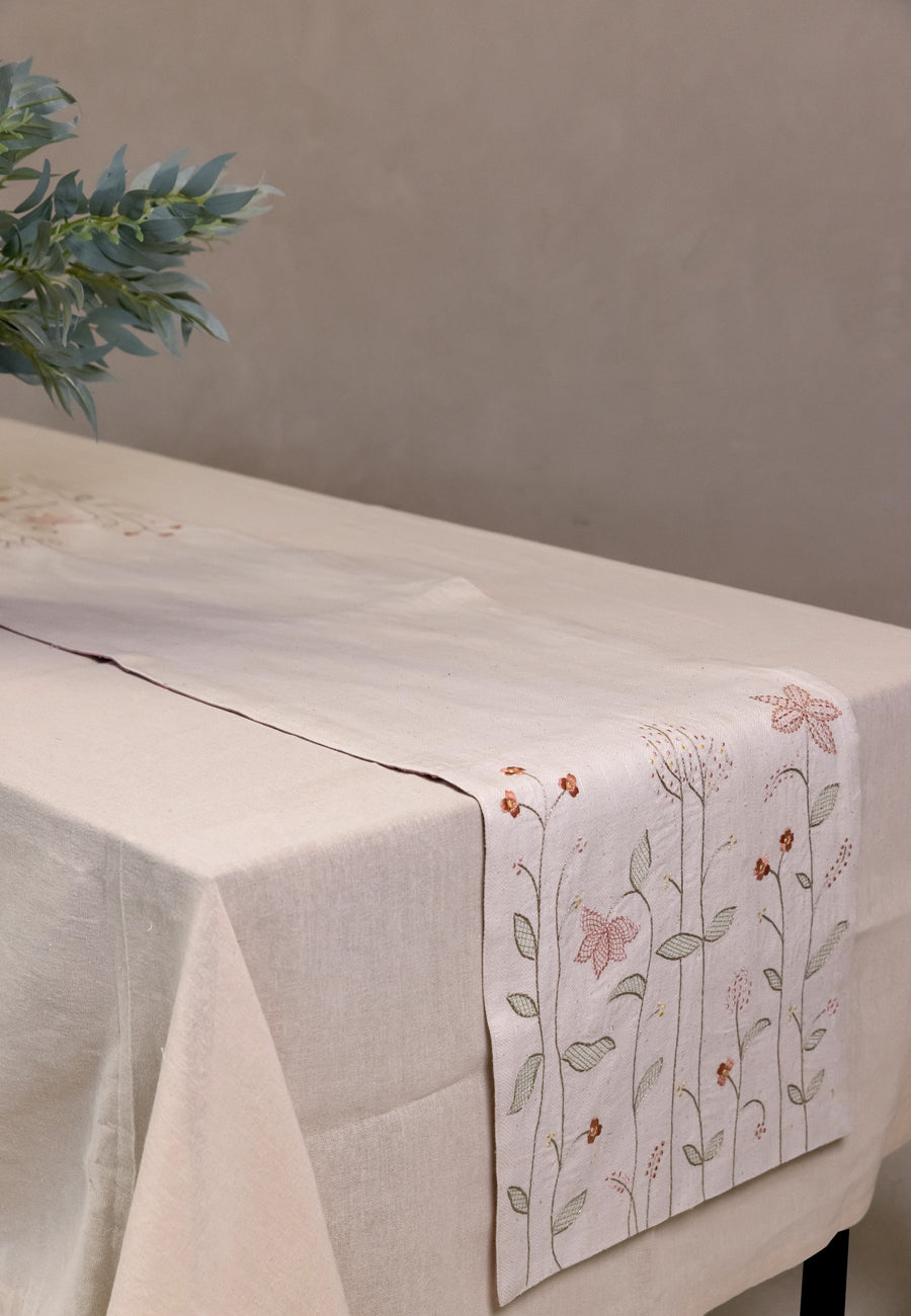 A knotted Affair Table Runner